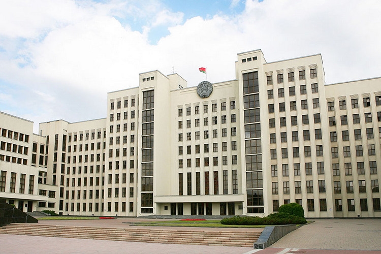 С 1 ноября вырастут бюджет прожиточного минимума, пенсии и детские пособия