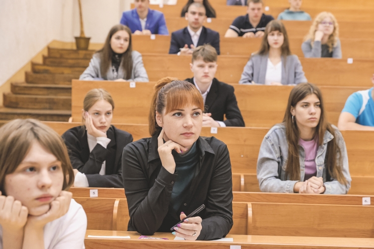 Специалисты Министерства образования Беларуси о новшествах — вступительной кампании