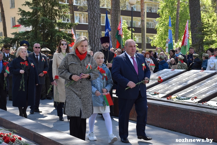 Праздник со слезами на глазах: в Чёнках проходит районное празднование Дня Победы