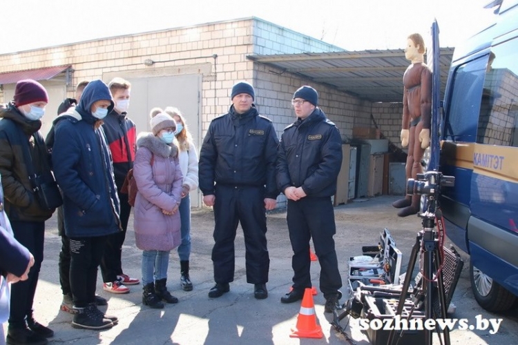 Слушали, затаив дыхание: в Гомельском районном отделе Следственного комитета прошел «день открытых дверей»