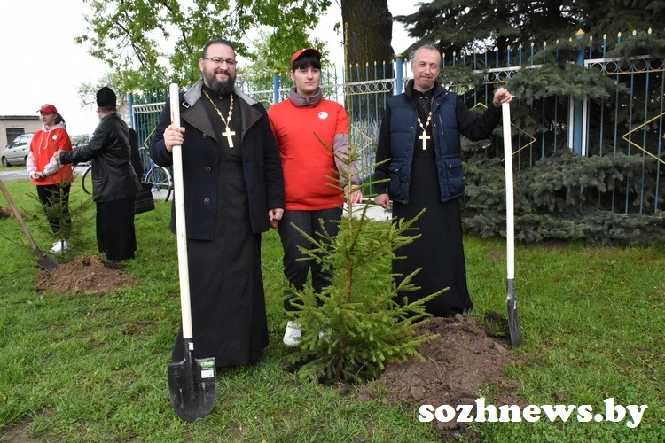 Аллею в честь Митрополита Филарета заложили в Гадичево