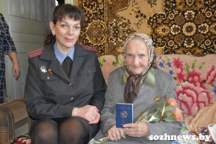 100-летний юбилей отметила жительница агрогородка Поколюбичи Мария Соломенная