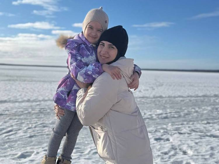 Екатерина Янчук с дочкой