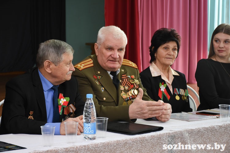 4d84f8ef8aef7a (8).jpg