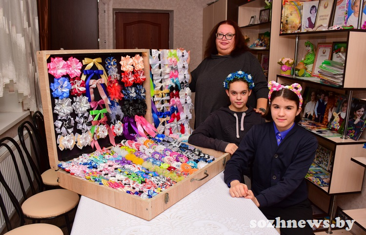 Татьяна Юдина с дочками.