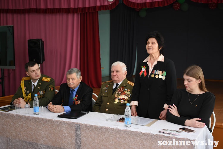 4d84f8ef8aef7a (6).jpg