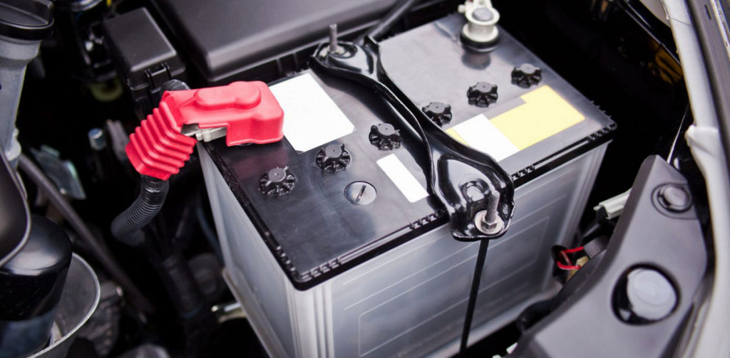 Avtomobilnyj-akkumulyator.jpg Avtomobilnyj-akkumulyator.jpg