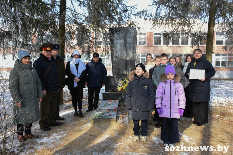 4d84f8ef8aef7a (17).jpg