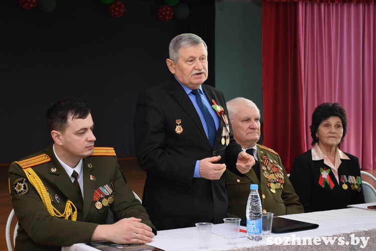 4d84f8ef8aef7a (1).jpg