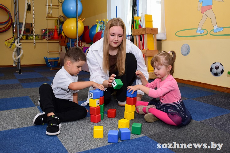 Елизавета Башак с детьми